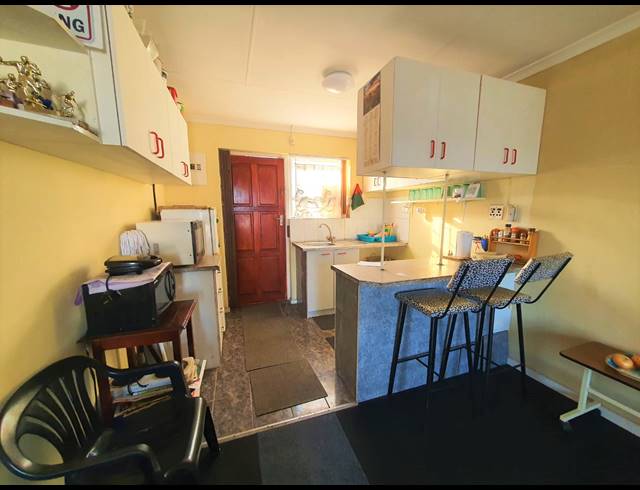 2 BEDROOM HOUSE FOR SALE IN RUYTERWACHT